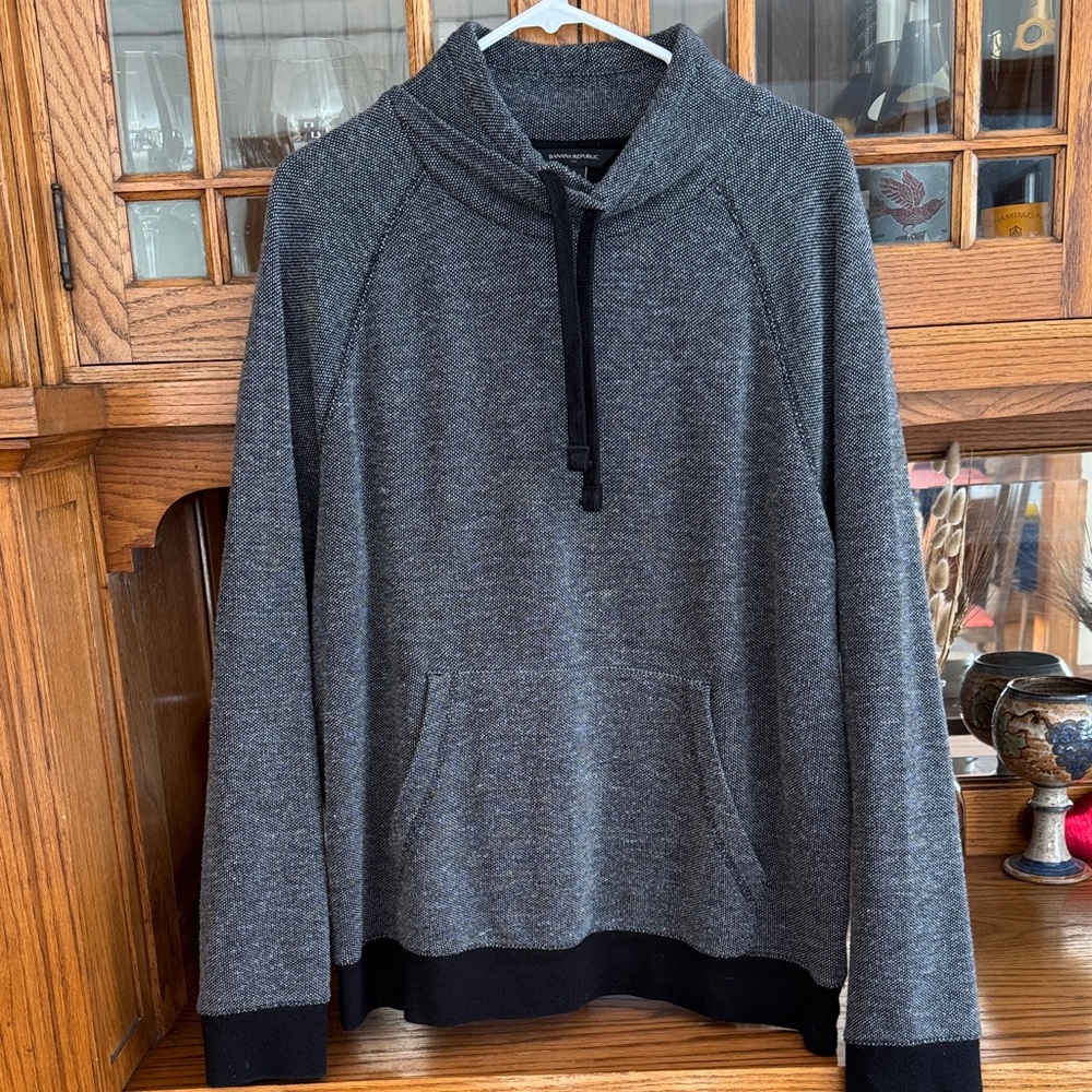 Banana Republic marled style black sweater/sweatshirt size L